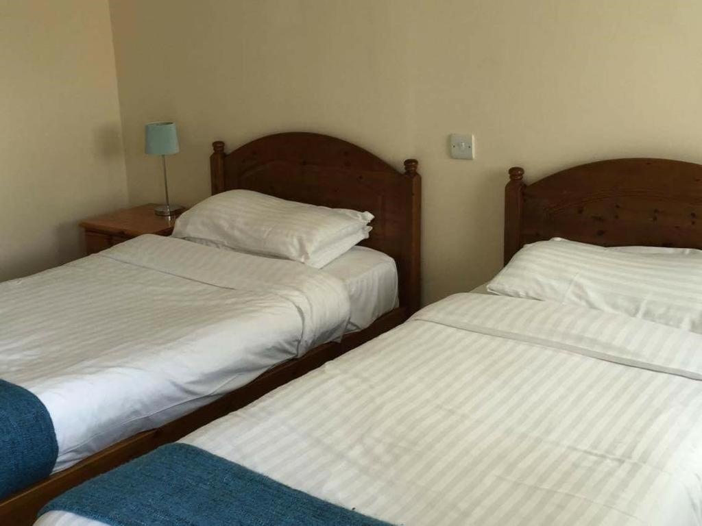The Blue Cow Hotel South Witham Room photo